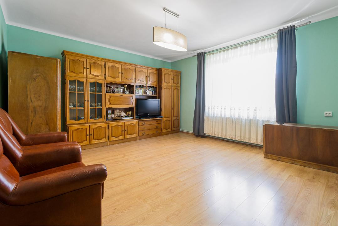 Garsonieră spatioasa - 48mp utili - Pietonala Racadau - parcare+gradina