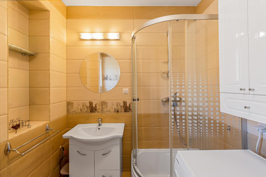 Garsonieră spatioasa - 48mp utili - Pietonala Racadau - parcare+gradina