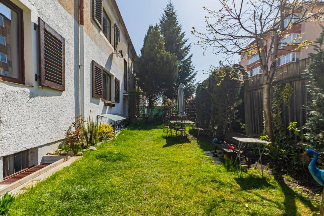 Garsonieră spatioasa - 48mp utili - Pietonala Racadau - parcare+gradina