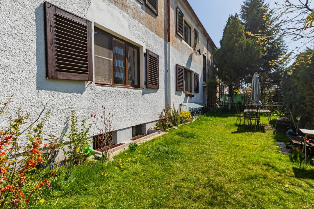 Garsonieră spatioasa - 48mp utili - Pietonala Racadau - parcare+gradina