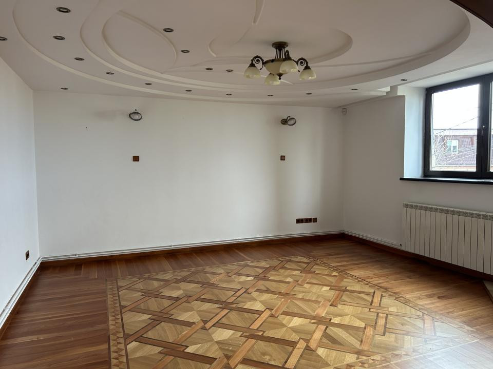 Vilă modernă în zona Centrală