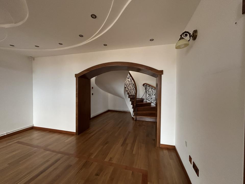 Vilă modernă în zona Centrală