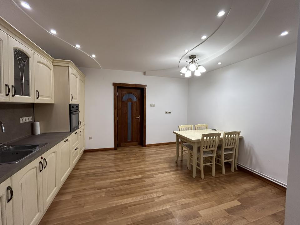 Vilă modernă în zona Centrală