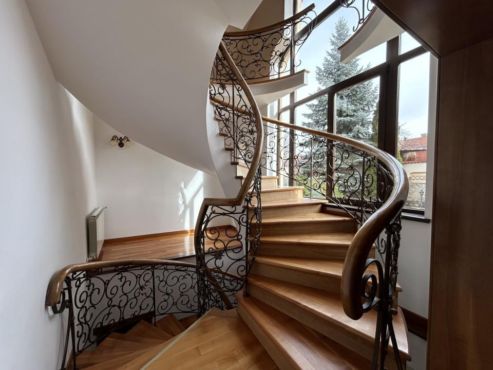 Vilă modernă în zona Centrală