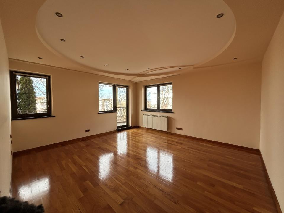 Vilă modernă în zona Centrală