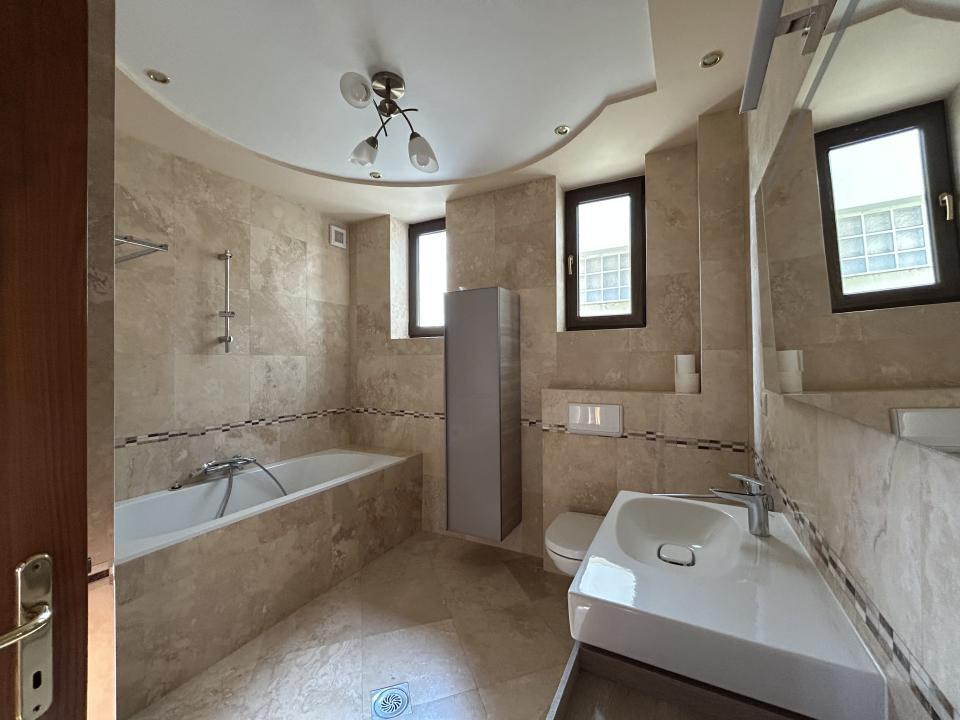 Vilă modernă în zona Centrală