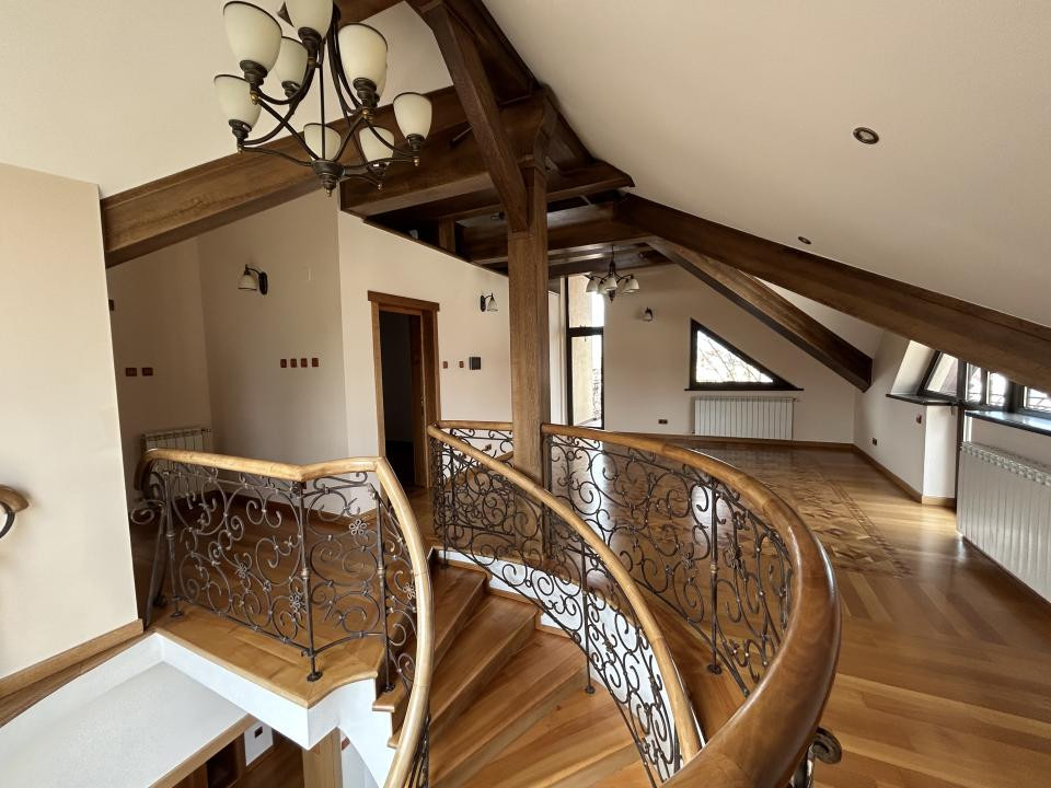 Vilă modernă în zona Centrală