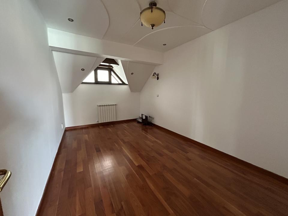 Vilă modernă în zona Centrală