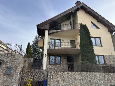 Vilă modernă în zona Centrală