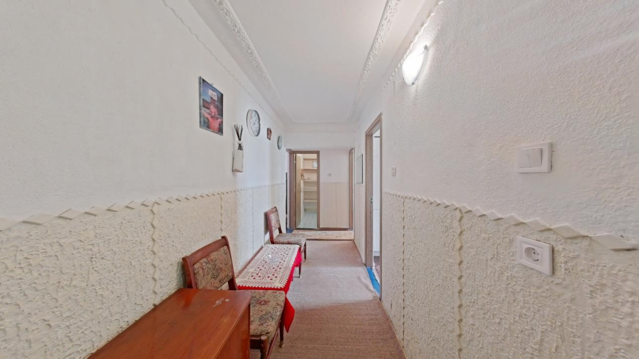 Apartament 2 camere, decomandat, cartier Noua