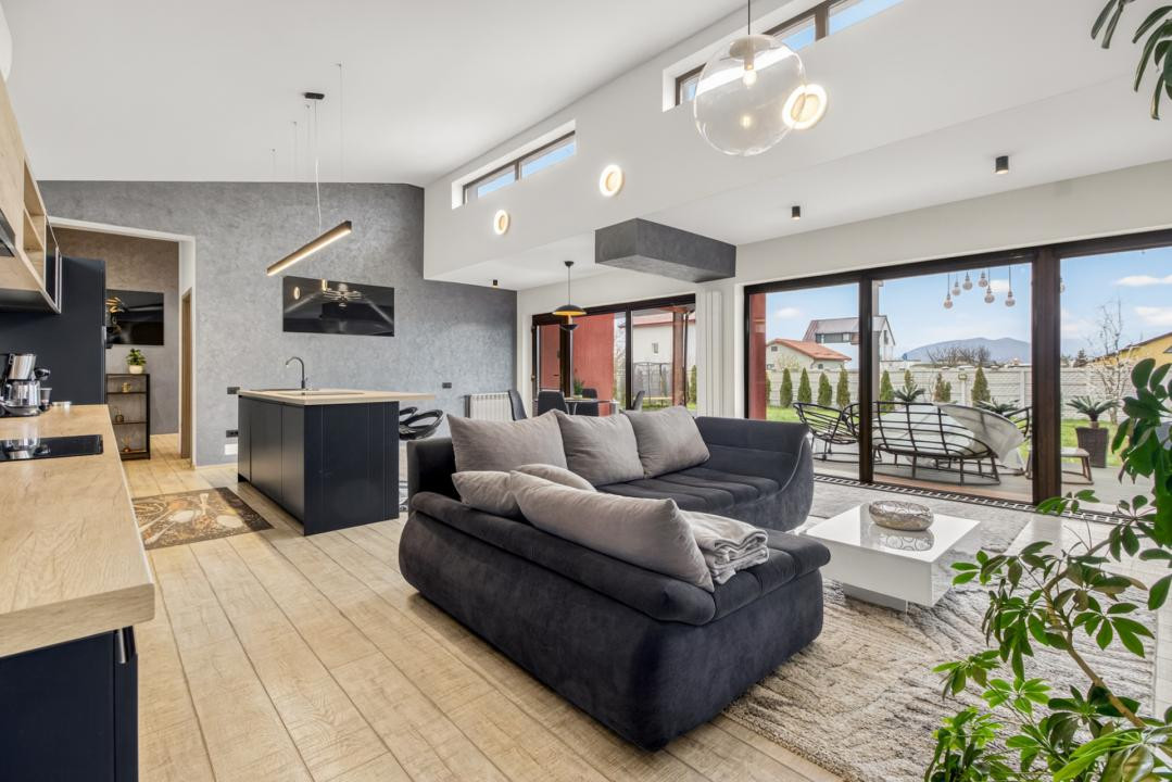 Închiriere casa modernă cu 3 camere, teren 1450 mp - zona Stupini, Brasov