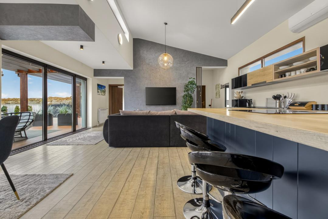 Închiriere casa modernă cu 3 camere, teren 1450 mp - zona Stupini, Brasov