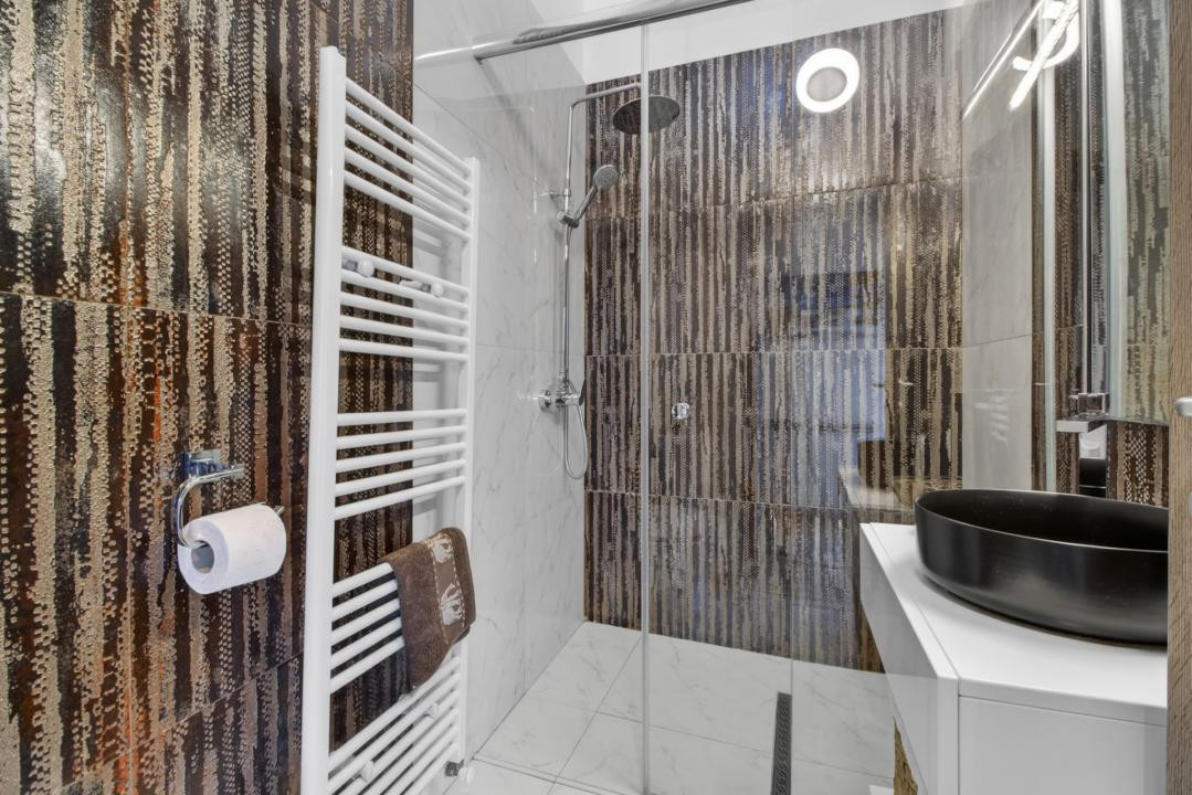 Închiriere casa modernă cu 3 camere, teren 1450 mp - zona Stupini, Brasov