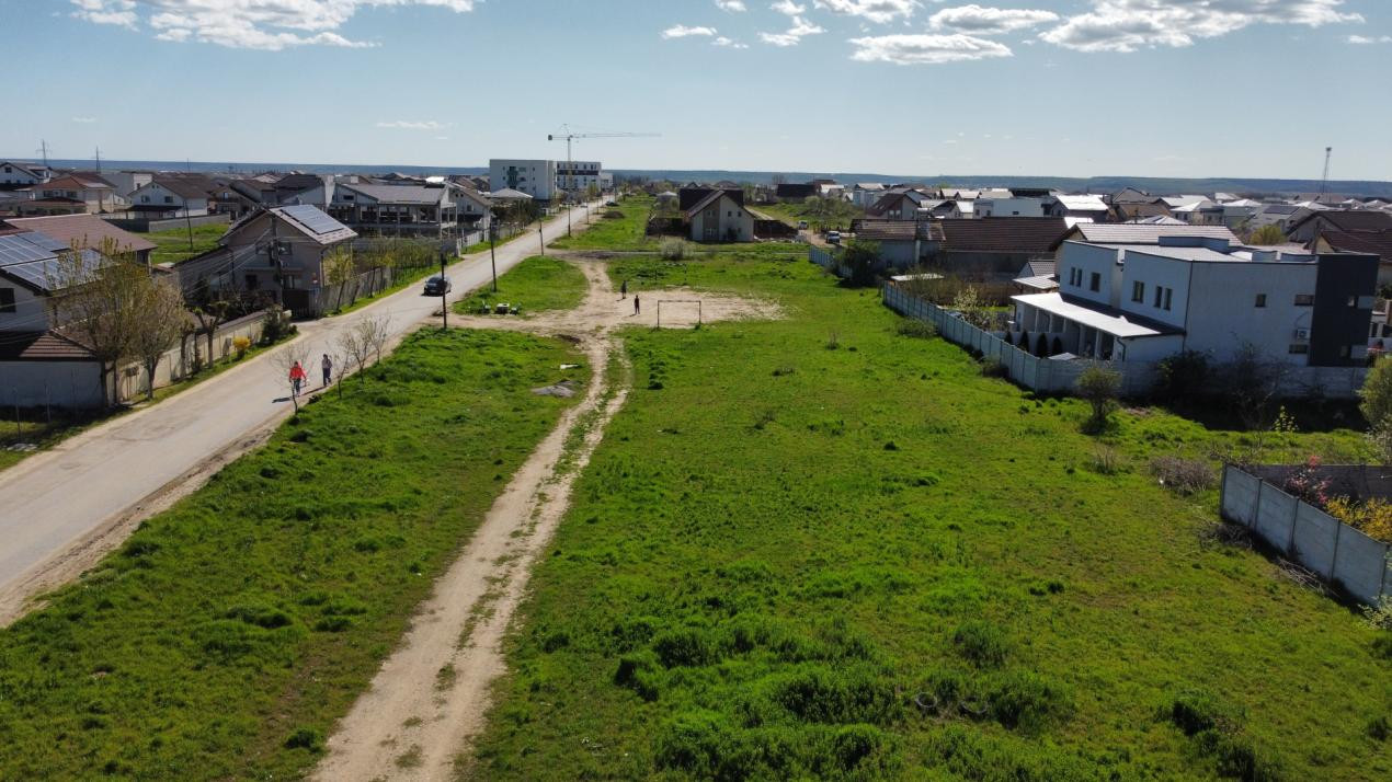 Teren intravilan premium, suprafata generoasa-ZONA DAMILA