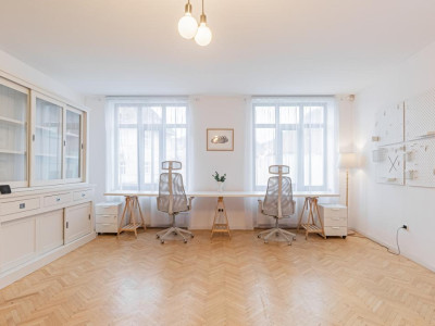 Spațiu de birouri exclusivist, ultracentral, curte cu acces auto 