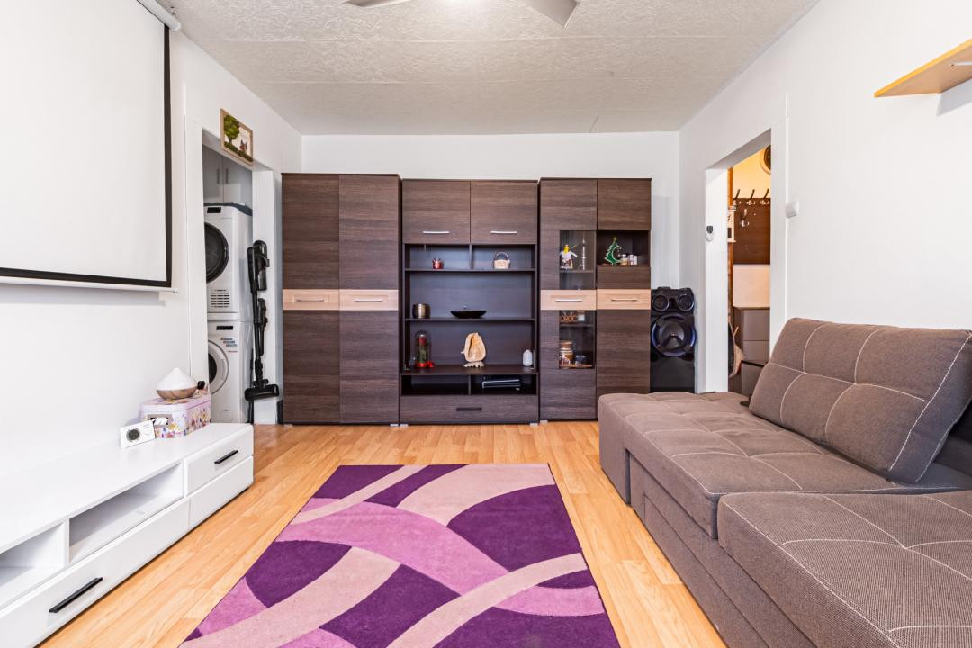 Vânzare apartament cu 2 camere, semidecomandat, zona Florilor