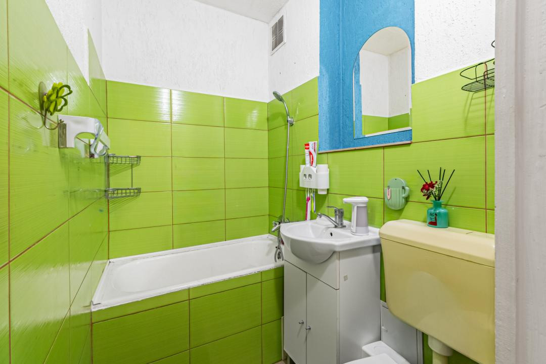 Vânzare apartament cu 2 camere, semidecomandat, zona Florilor
