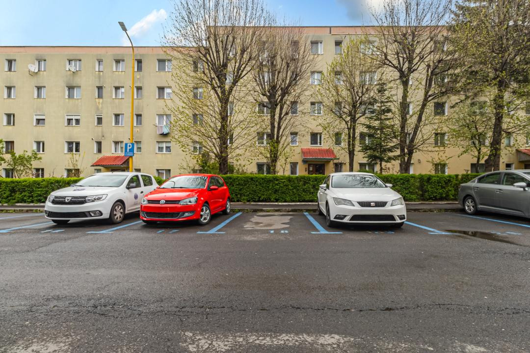 Vânzare apartament cu 2 camere, semidecomandat, zona Florilor