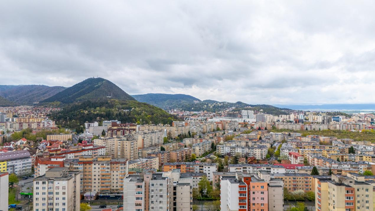 Vânzare apartament cu 2 camere, semidecomandat, zona Florilor