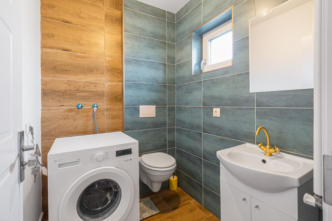 Vânzare casă 4 camere, 2 băi, Cartier Izvor