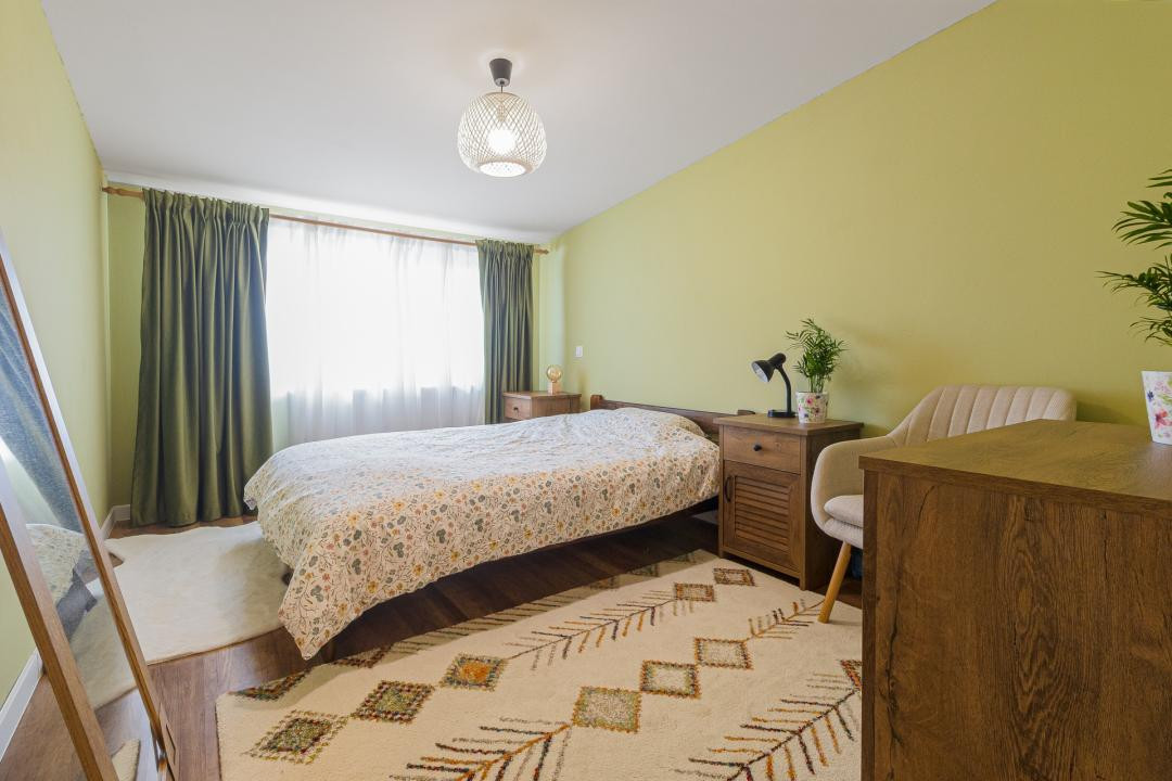 Vânzare casă 4 camere, 2 băi, Cartier Izvor