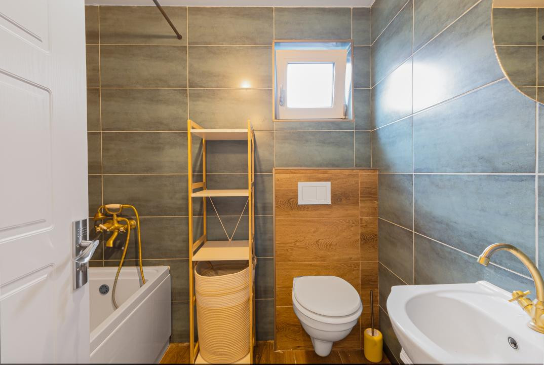 Vânzare casă 4 camere, 2 băi, Cartier Izvor