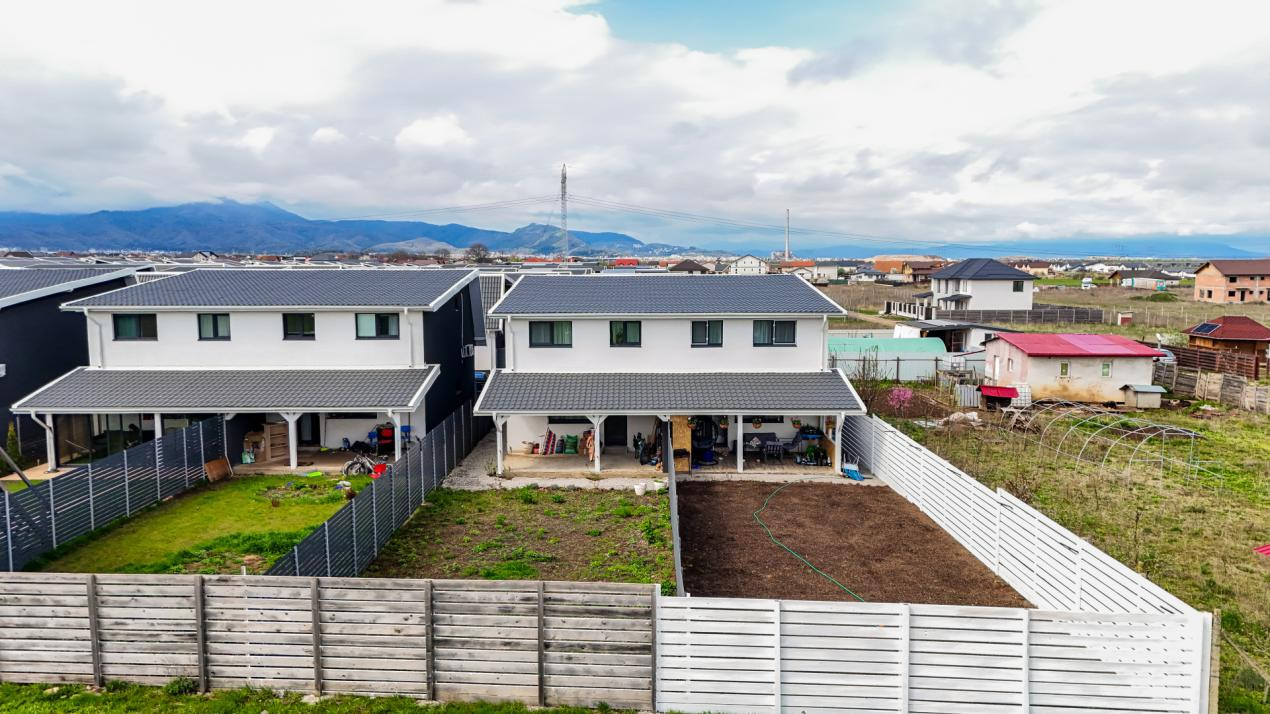 Vânzare casă 4 camere, 2 băi, Cartier Izvor