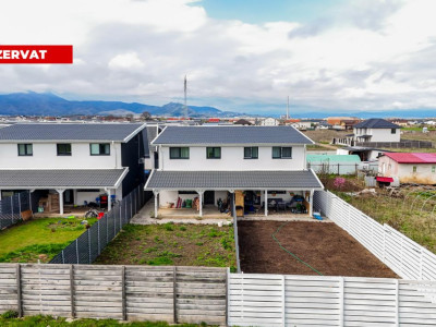 REZERVAT - Vânzare casă 4 camere, 2 băi, Cartier Izvor