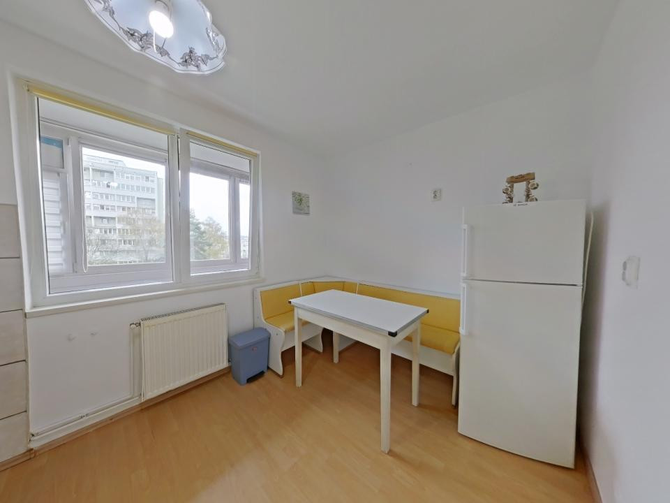 Inchiriere apartament 2 camere, mobilat si utilat + balcon de 11mp - zona Astra