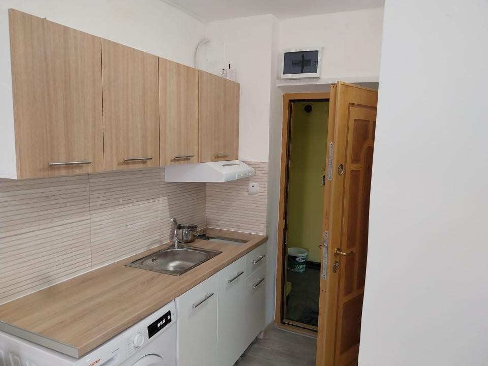 Camera de camin tip garsoniera in Pacurari-Canta, pe str Stindardului, renovata