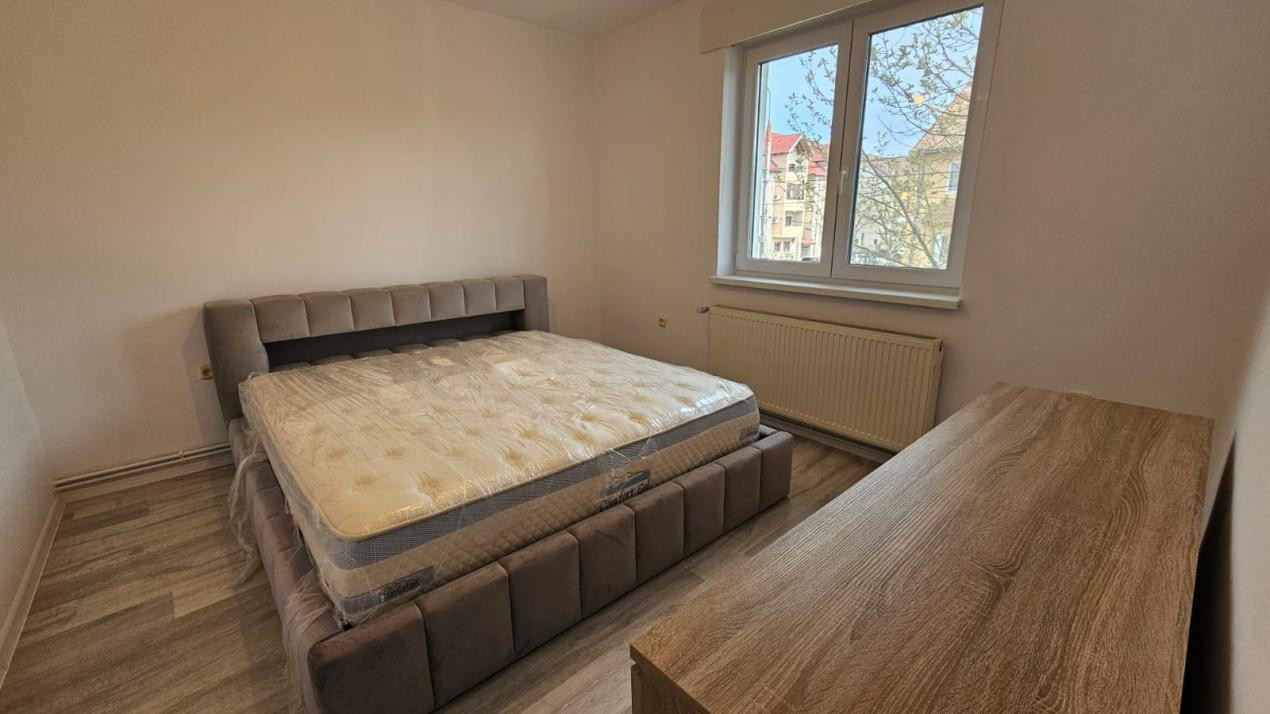 Apartament la casa 4 camere de închiriat – la 5 minute de Parcul Sub Arini