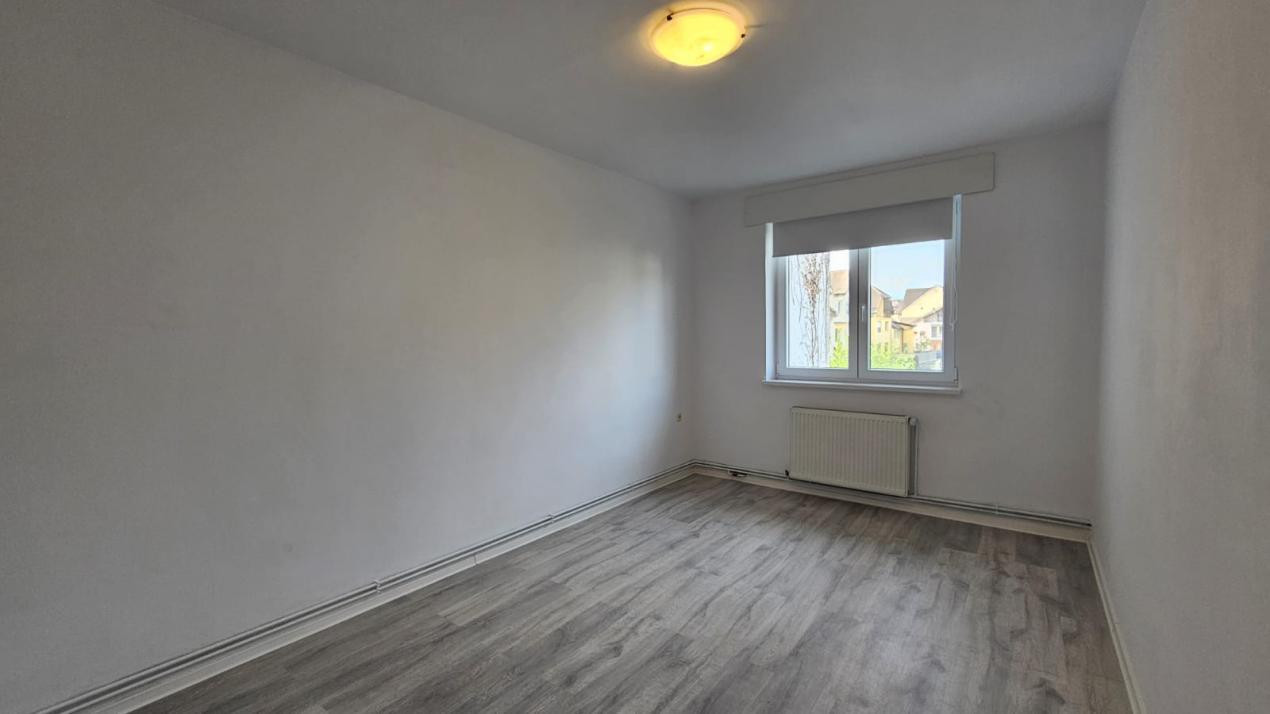 Apartament la casa 4 camere de închiriat – la 5 minute de Parcul Sub Arini