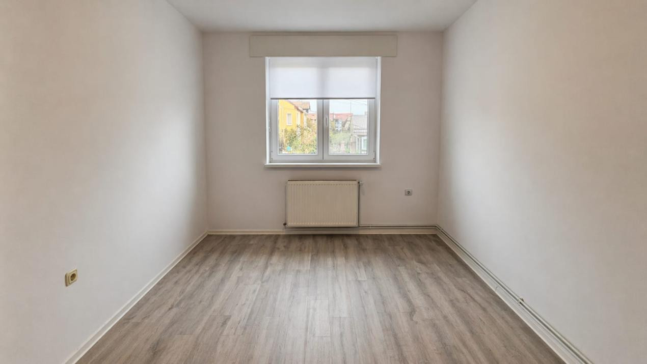 Apartament la casa 4 camere de închiriat – la 5 minute de Parcul Sub Arini