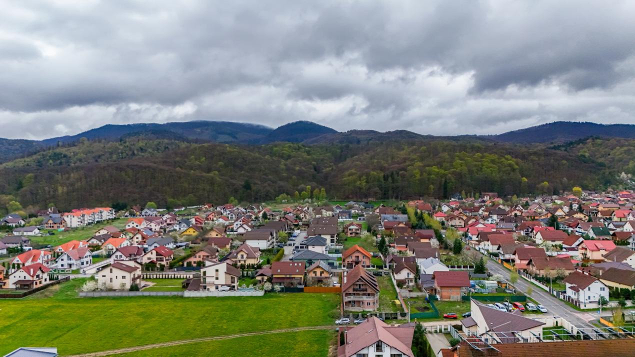 Vânzare apartament cu 3 camere, 80 mp - Cartierul Toamnei, Râșnov