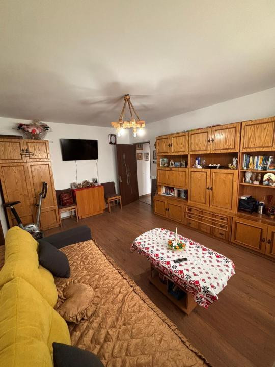 Apartament 3 camere de vanzare - Victoria, Brasov