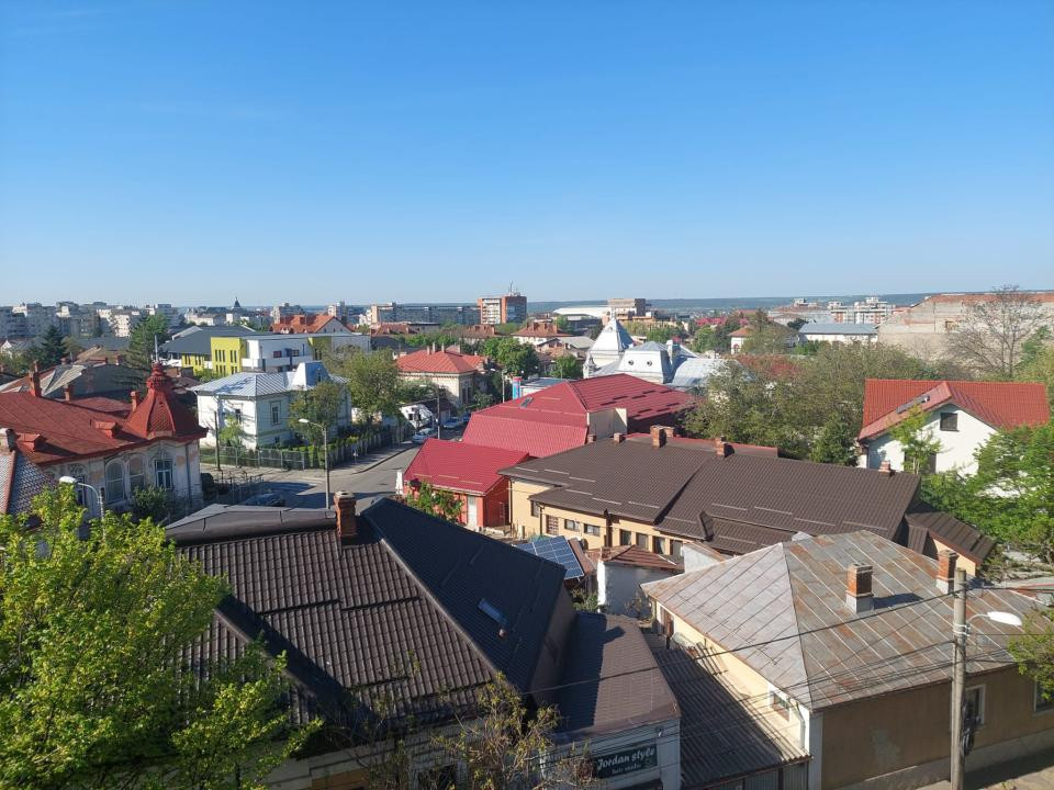 Garsonieră decomandată • spațioasă • aproape de Centru 