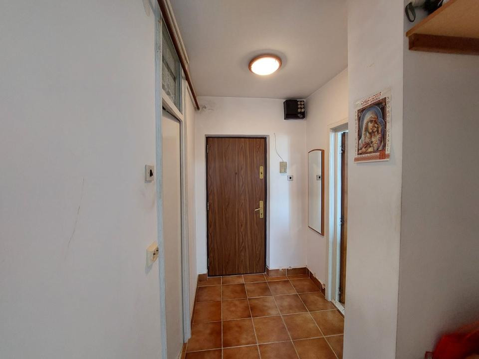 Garsonieră decomandată • spațioasă • aproape de Centru 