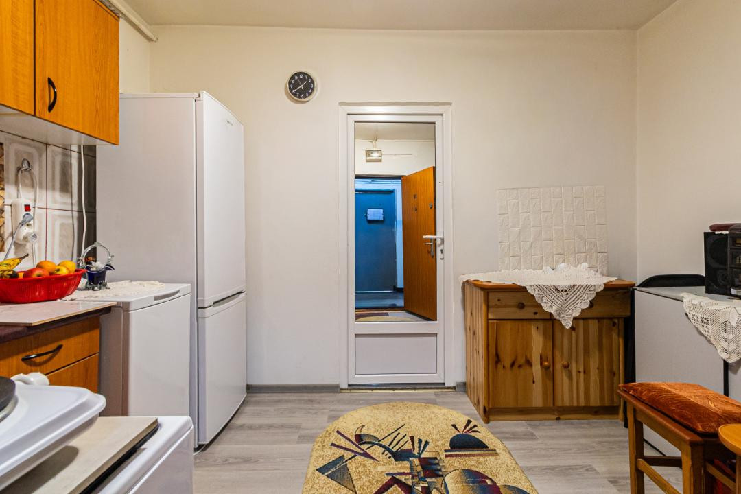 Camera de cămin tip garsoniera lângă Piață Tractorul 