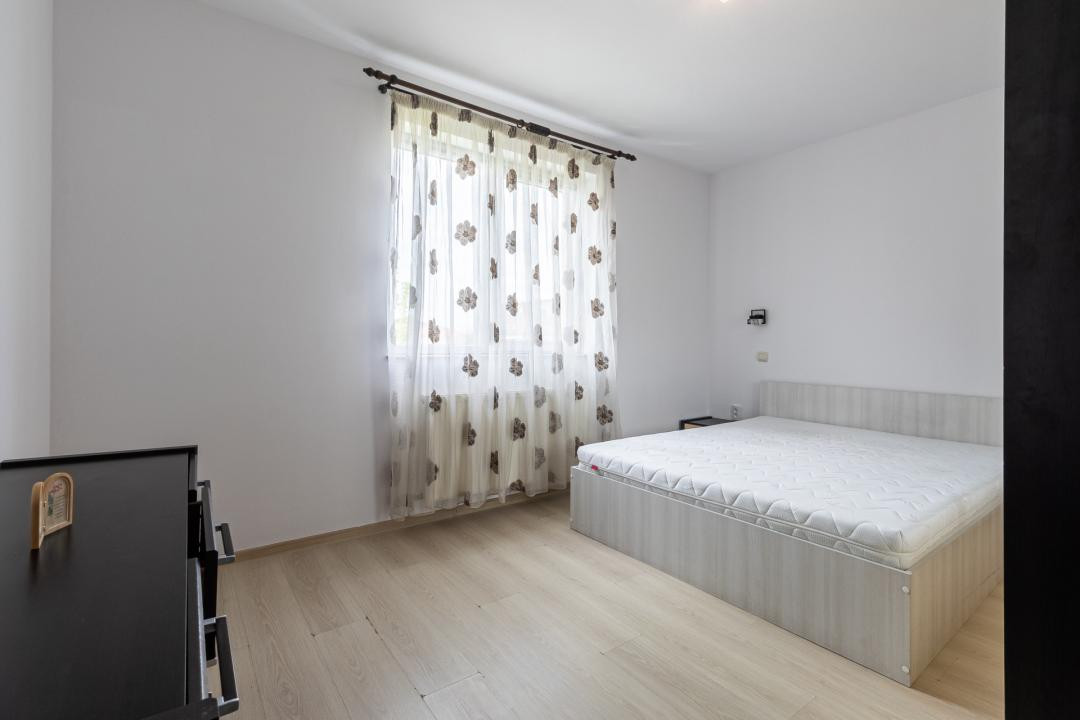 Apartament modern- 2 camere, etaj 1-decomandat, loc de parcare - Tractorul 