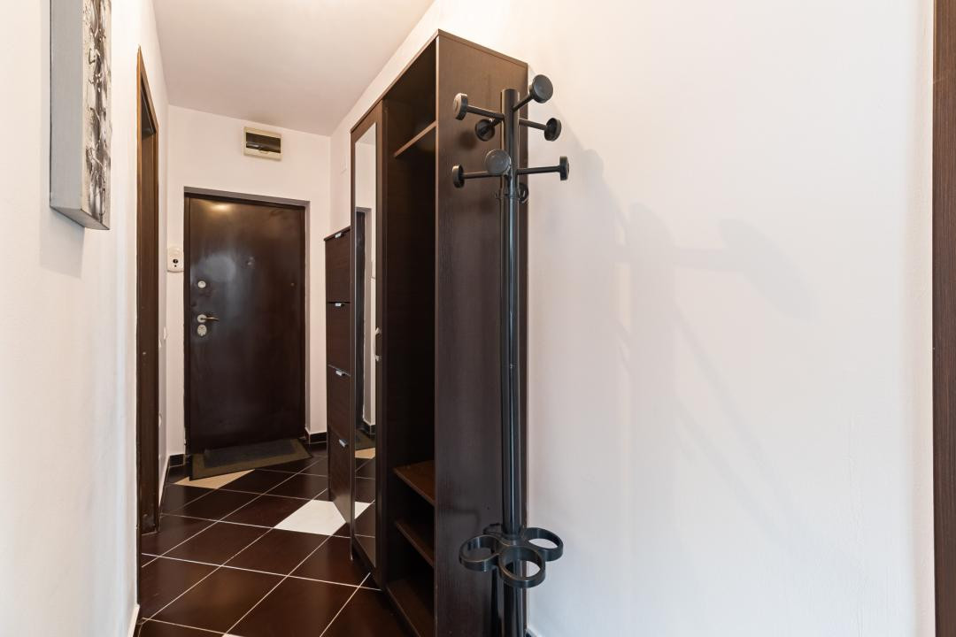 Apartament modern- 2 camere, etaj 1-decomandat, loc de parcare - Tractorul 