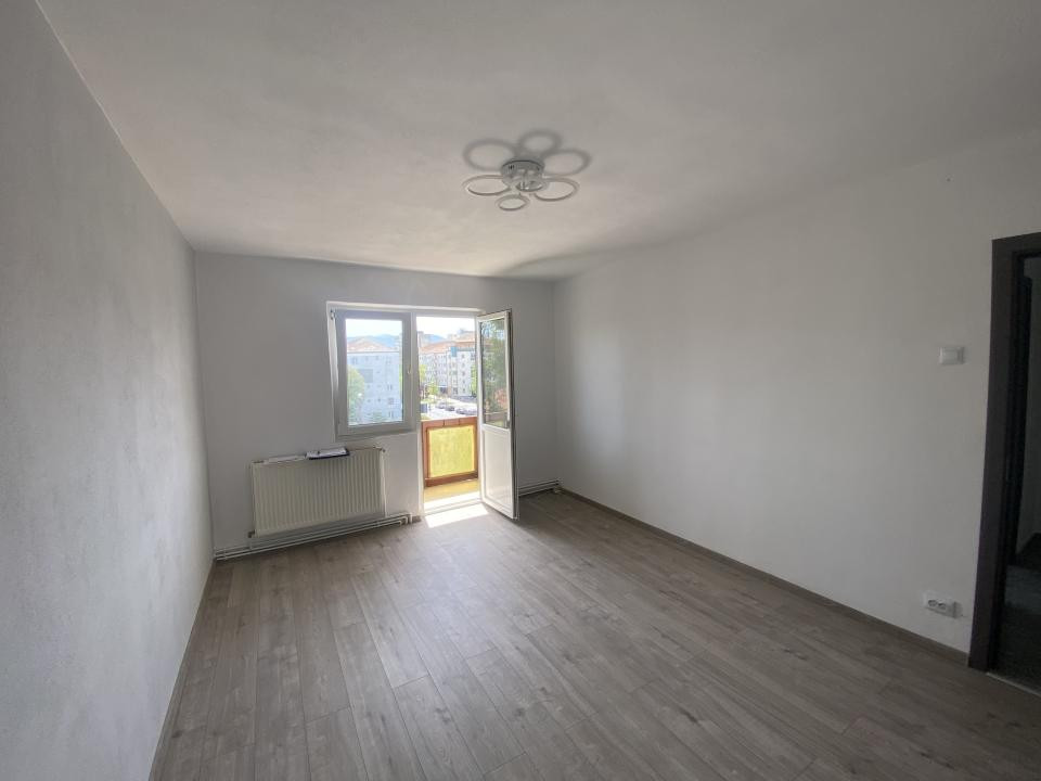 Apartament 2 camere renovat balcon 75000€ Ideal Locuinta - Investitie