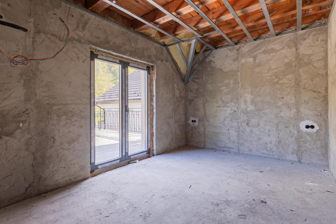 Casă individuală nouă | 207 mp | Garaj Subteran | Bunloc - Zonă Rezidentială