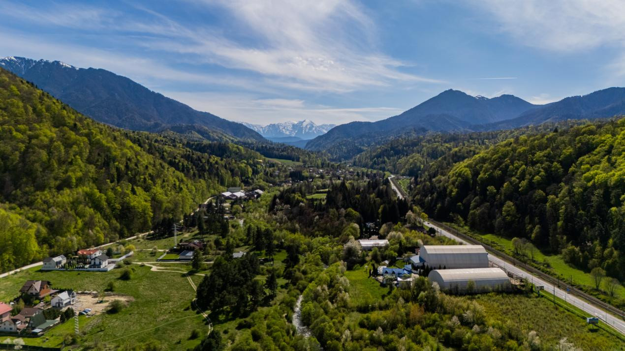 Casă individuală nouă | 207 mp | Garaj Subteran | Bunloc - Zonă Rezidentială