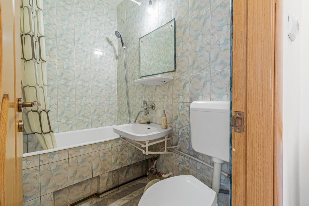 Apartament cu doua camere mobilat-utilat,  cu priveliste catre munte