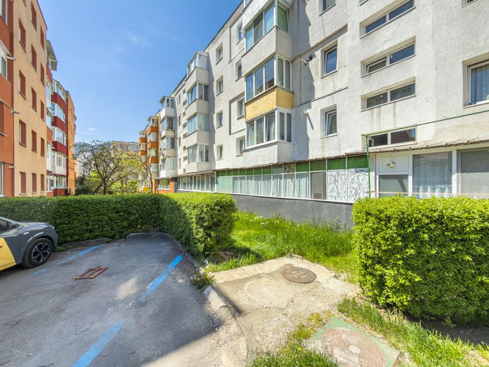 Apartament cu doua camere mobilat-utilat,  cu priveliste catre munte