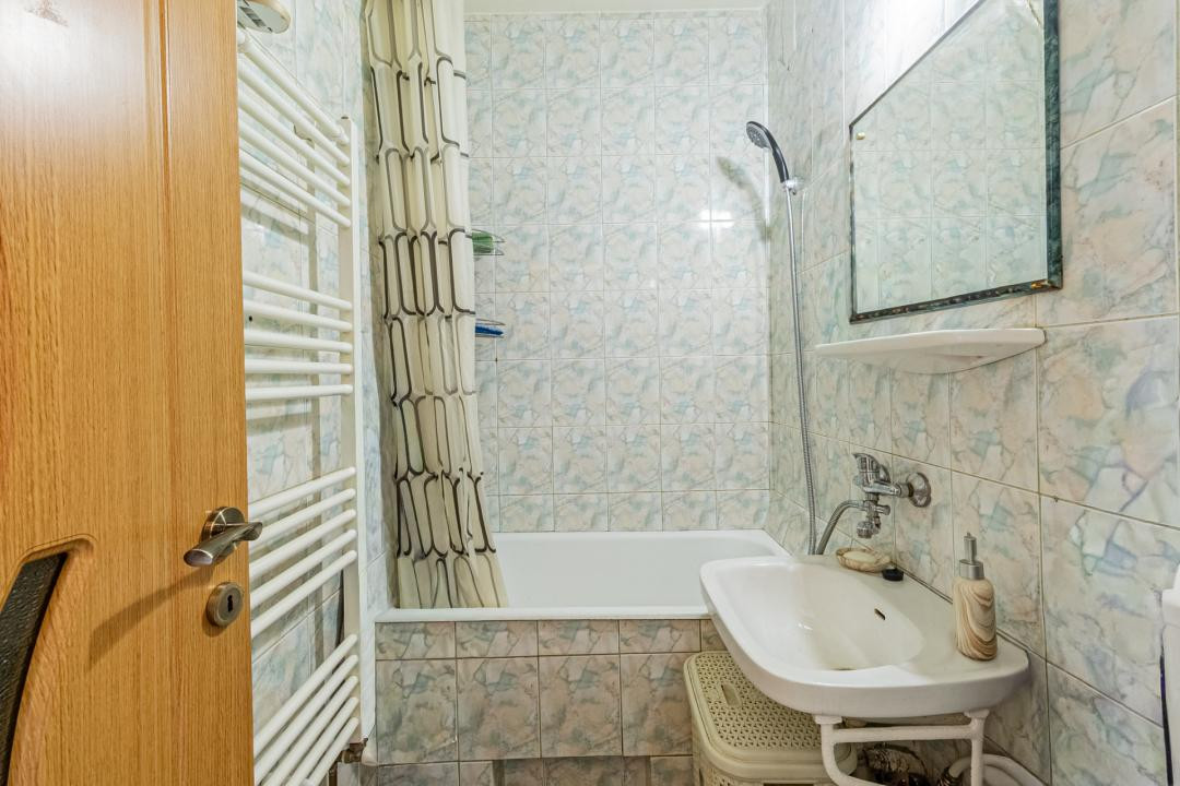 Apartament cu doua camere mobilat-utilat,  cu priveliste catre munte