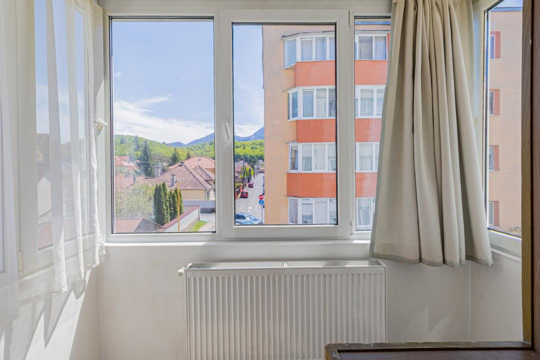 Apartament cu doua camere mobilat-utilat,  cu priveliste catre munte