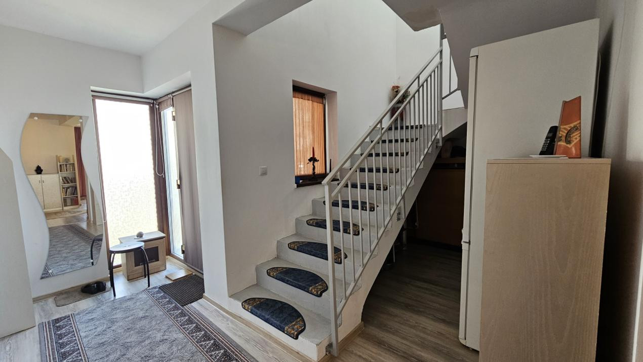 Duplex 4 camere cu teren generos gradina si carport Cartierul Arhitectilor
