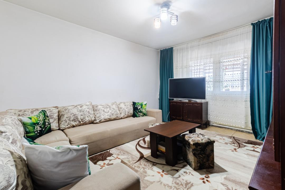 Vânzare apartament cu 3 camere, decomandat, mobilat și utilat - Zona Florilor