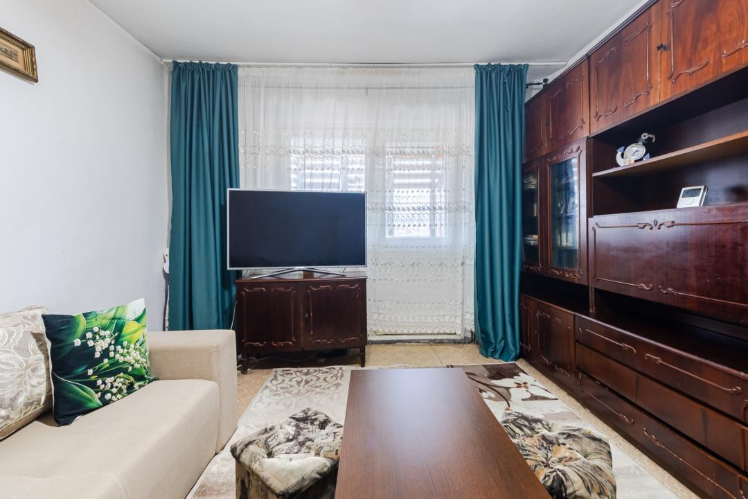 Vânzare apartament cu 3 camere, decomandat, mobilat și utilat - Zona Florilor